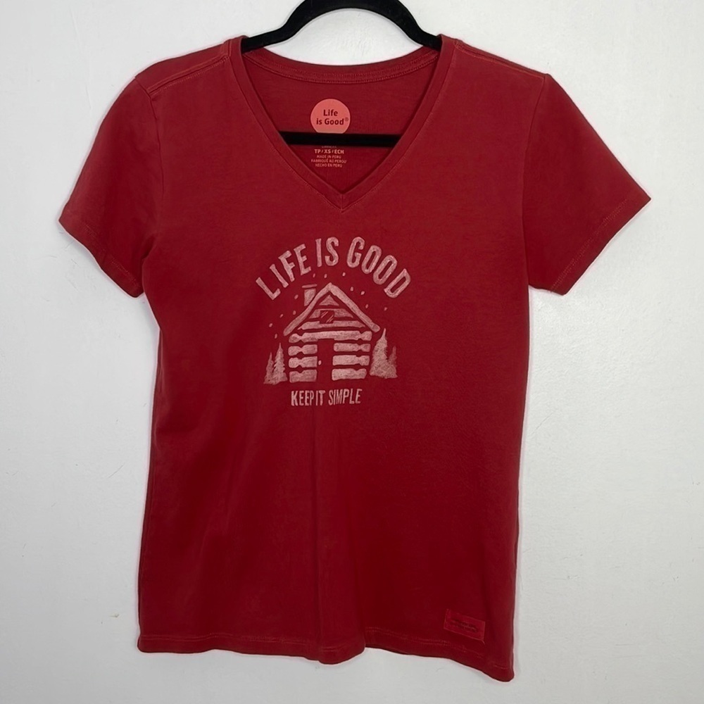 𝅺LIFE is good crusher Vneckline t-shirt
